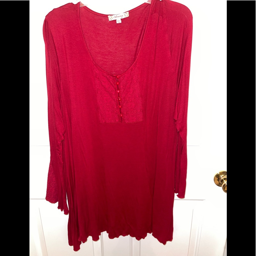 Dainty Red Top